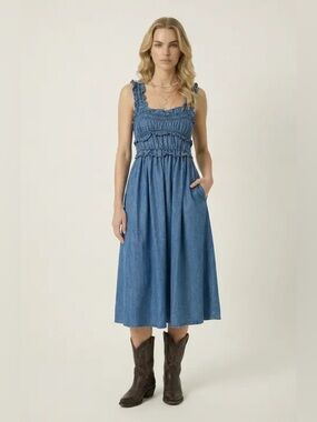 Kimchi Blue Kenzie Empire Waist Denim Midi Dress